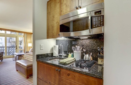Stowe Area Condo | Stowebound: Spruce Peak studio w/fireplace, a/c and resort amenities!