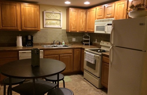 Ludington Apartment | STRAM *207