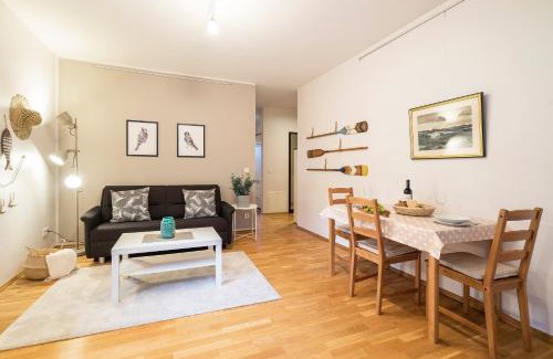 Ostseebad Ahrenshoop Apartment | Strandleben 01 - Georg Grosz