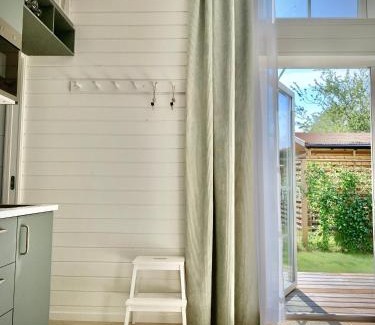 Hollviken House | Strandnära, pergola, P-plats i Höllviken