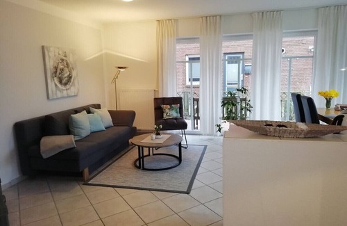 Norddeich Apartment | Strandnahe Ferienwohnung mit Terrassen und Garten Strandkorb am Sandstrand Inkl