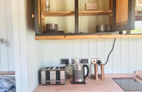 Snitterfield Cabin | Stratford Bespoke Shepherd Hut