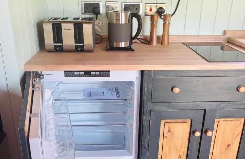 Snitterfield Cabin | Stratford Bespoke Shepherd Hut