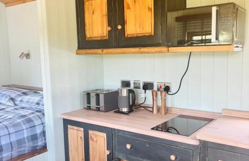 Snitterfield Cabin | Stratford Bespoke Shepherd Hut