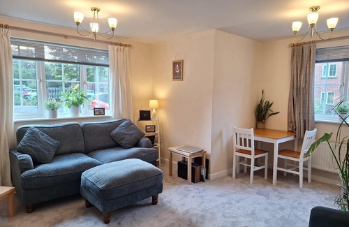Shottery Apartment | Stratford-upon-Avon - sleeps 4 - Pets Allowed