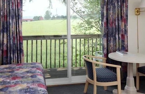 Perth East Hotel | Stratford Suburban Motel
