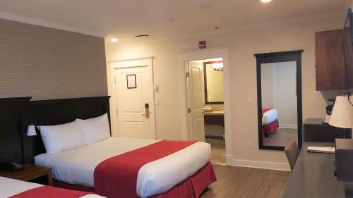 Downtown Victoria Hotel | Strathcona Hotel