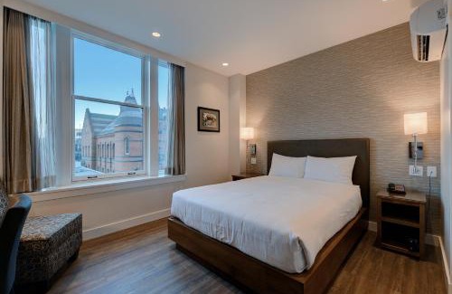 Downtown Victoria Hotel | Strathcona Hotel