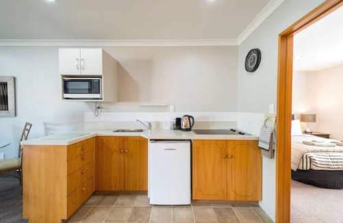 Merivale Hotel | Strathern Motor Lodge