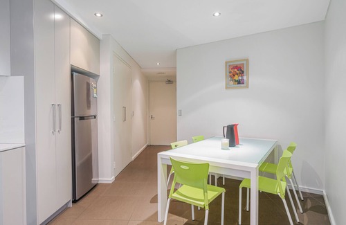 Strathfield Apartment | Strathfield sweet 2Br near Train Station/Shopping