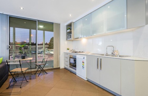 Strathfield Apartment | Strathfield sweet 2Br near Train StationShopping