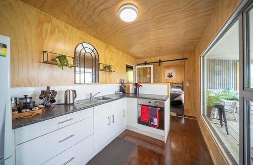 Benmore House | Strathvale River Cottage - Winton Holiday Home
