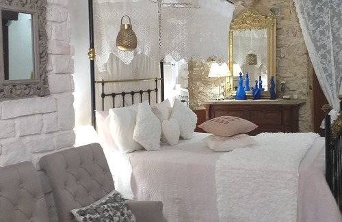 Kalavasos Hotel | Stratos Art Deco House