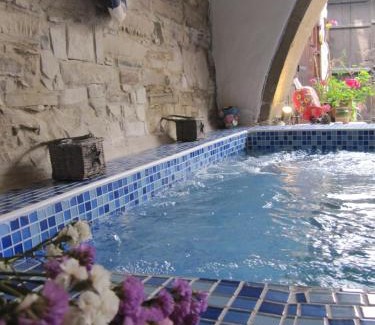 Kalavasos Hotel | Stratos ArtDeco House