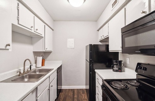 South Arlington Apartment | Stratton 205-V I Spacious 1 Bed 1 Bath