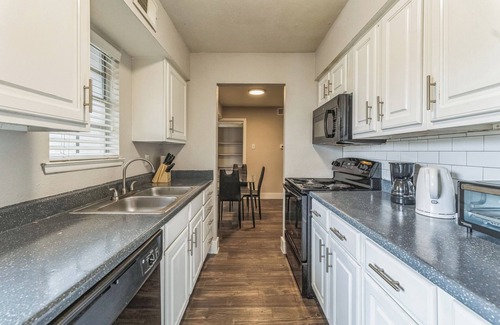 South Arlington Apartment | Stratton 2501F I Comfy 2 Bed 2 Bath