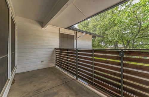 South Arlington Apartment | Stratton 2501F I Comfy 2 Bed 2 Bath