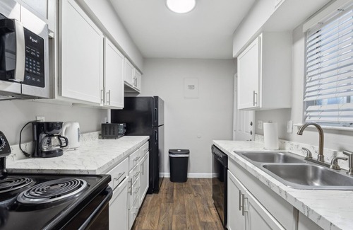 South Arlington Apartment | Stratton 2520C I Spacious 2 Bed 1.5 Bath