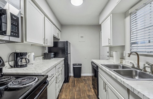 South Arlington Apartment | Stratton 2524C I Spacious 2 Bed 1.5 Bath