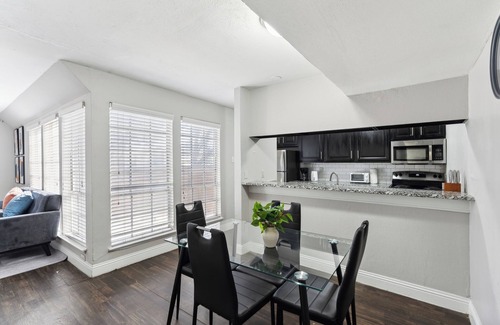 South Arlington Apartment | Stratton 309-G I Spacious 2 Bed 1.5 Bath