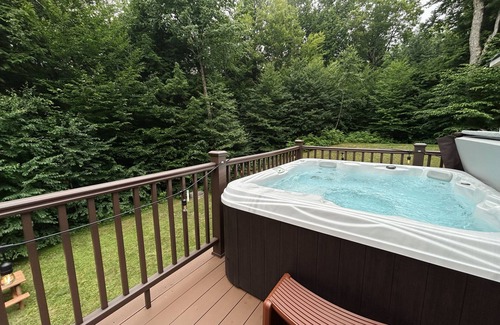 Wardsboro House | Stratton + Mt. Snow family getaway with Hot Tub, Fire Pit, Game Room, and AC!
