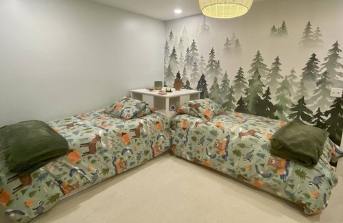 Jamaica House | Stratton Ski Getaway, 4 Bedroom Outdoor Enthusiasts Playground