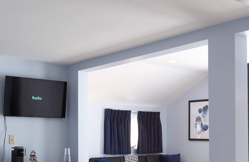Jamaica House | STRATTON SKI HOUSE BUILT FOR FUN, HOT TUB, SAUNA, MAN CAVE, MORE