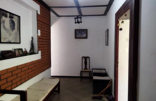 Gampaha House | Straw-bale House