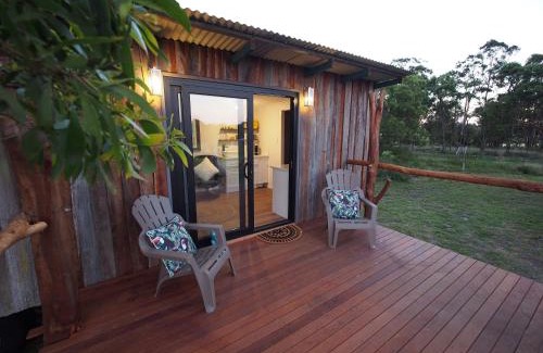 Dalveen Bed & Breakfast | Straw House Farm - STANTHORPE
