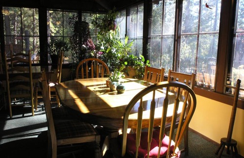 Idyllwild Hotel | Strawberry Creek Inn