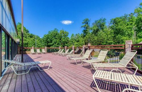 Sevierville House | Strawberry Fields, Indoor resort Pool, WIFI, 560 FREE tickets each paid day