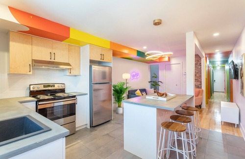 Francois-Perrault Apartment | Strawberry Stays! Secret to sweet dreams!