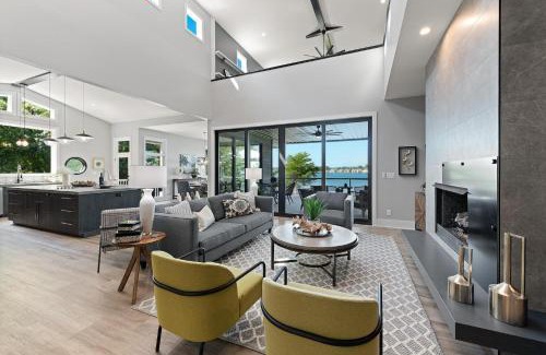 Mayhew House | Strawpocket to Starboard