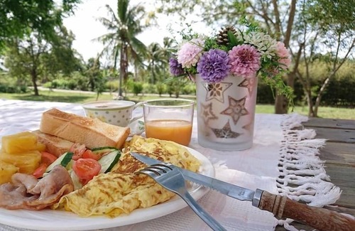 Donghe Bed & Breakfast | Straybirds BnB
