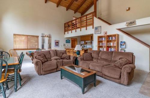 Bass Lake House | Streiff Lake House