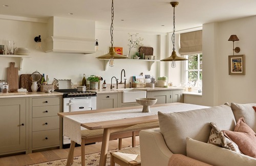 Ludwel Cottage | STRETTON HILLS PEAKS - THE GEORGIAN HOUSE, romantic in Ludlow