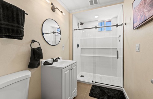 Mesa Rock House | Strict No Parties, Ranch Style, Minimalist, Clean Home