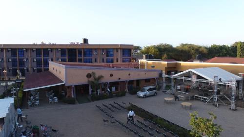 Maanyi Hotel | Strikers Hotels and Clubs