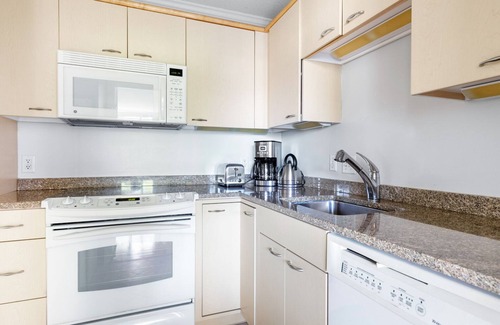 Fenway–Kenmore Apartment | Striking Symphony 1BR w/Doorman, near T Stop & MFA, by Blueground