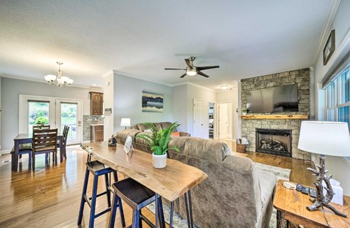 Waynesville House | Striking Waynesville Home with Mtn Views and Deck