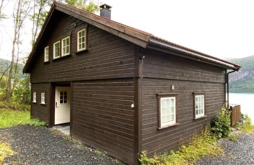 Stryn House | Stryn - Faleide -hytte med fjord og fjell utsikt