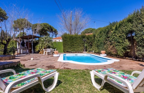 Villanueva del Rio y Minas House | Stunning private villa for 6 people with A/C, private pool, WIFI, TV and patio