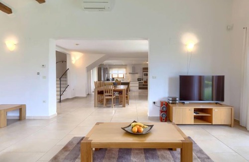 Baredine House | Stuartma by Interhome