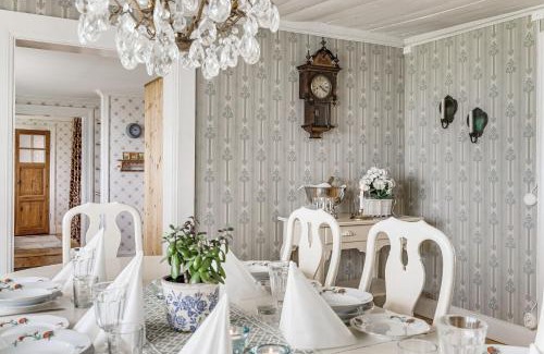 Vadstena Villa | Stubbegården - Unique swedish style with fireplace