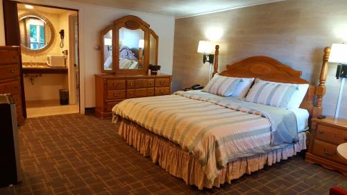 Veazie Hotel | Stucco Lodge