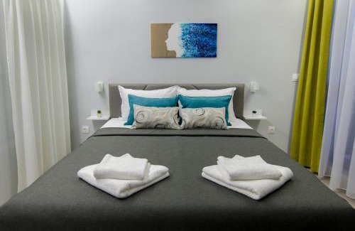 Saints Constantine and Helena Apartment | Studio Take A Break