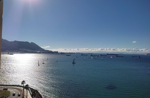 La Linea de la Concepcion Apartment | Studio with terrace and spectacular views