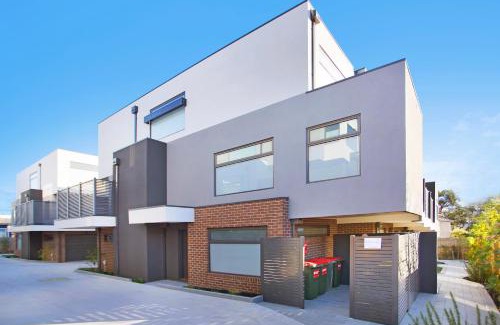 Rowville House | Stud Park Residence by Ready Set Stay