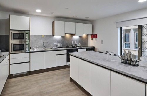 Acresford Apartment | Student Only The Oaks