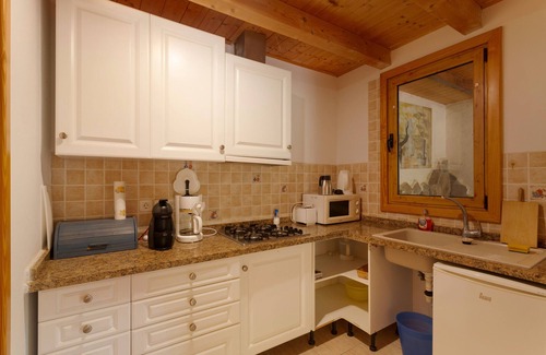 San Bartolome de Tirajana Villa | 'Studio Martin' with Shared Pool, Shared Terrace and Wi-Fi